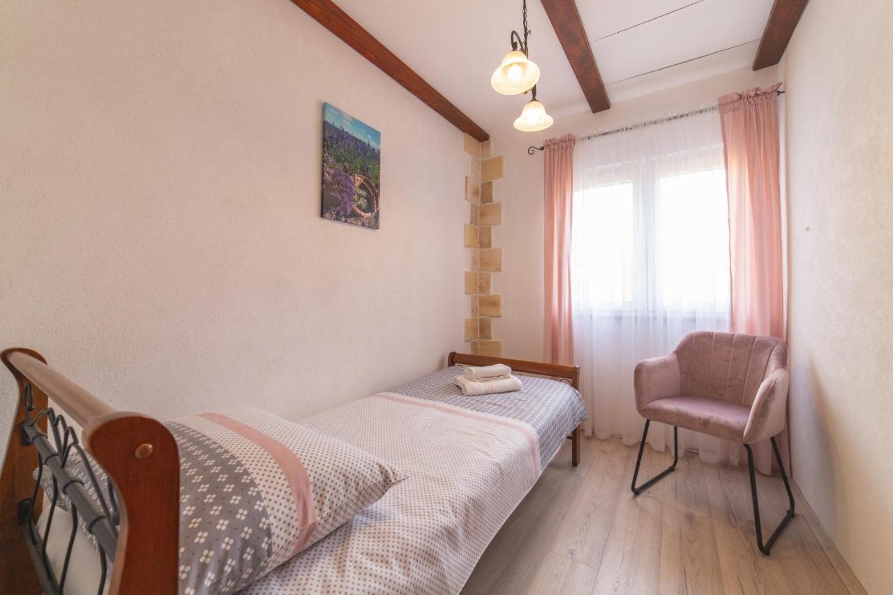 Holiday Home Sego With Private Pool Veliki Brocanac Extérieur photo