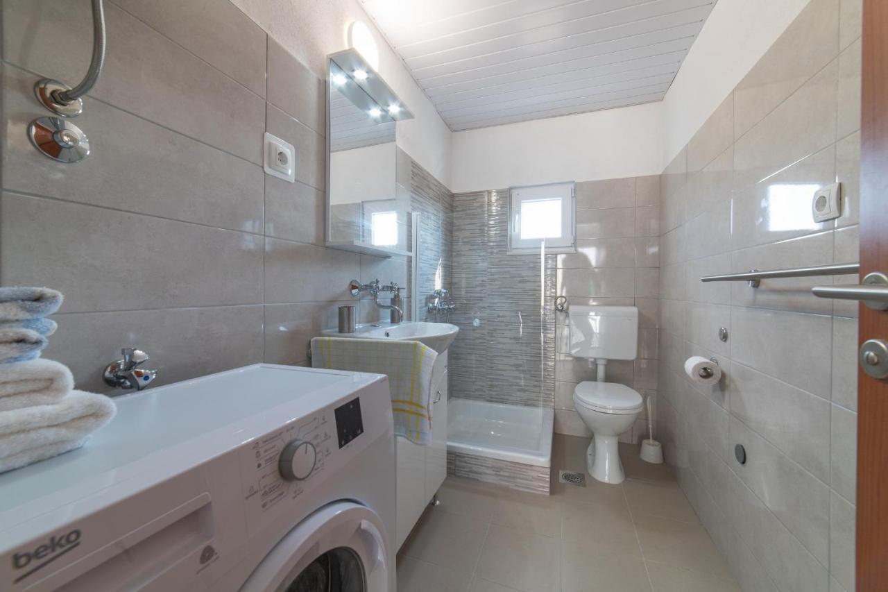 Holiday Home Sego With Private Pool Veliki Brocanac Extérieur photo